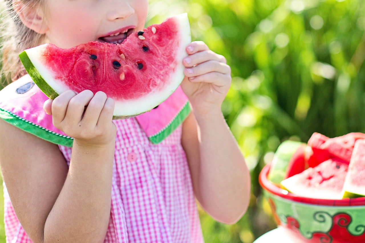 The Five Essential Eating Habits to Teach Your Children